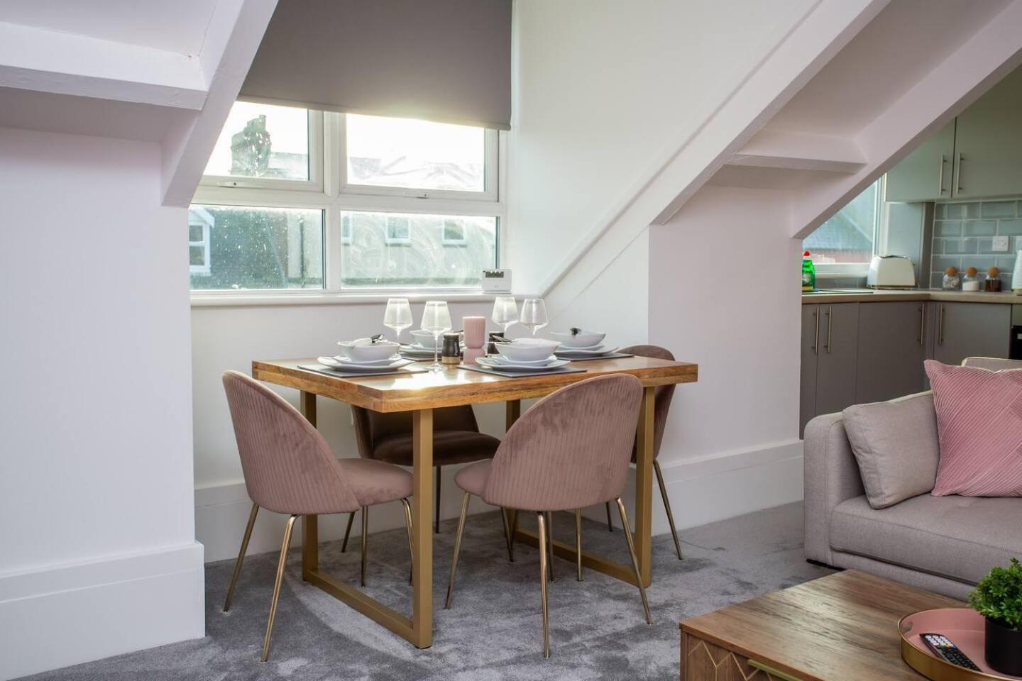 Vacant Nests North Parade Apartment